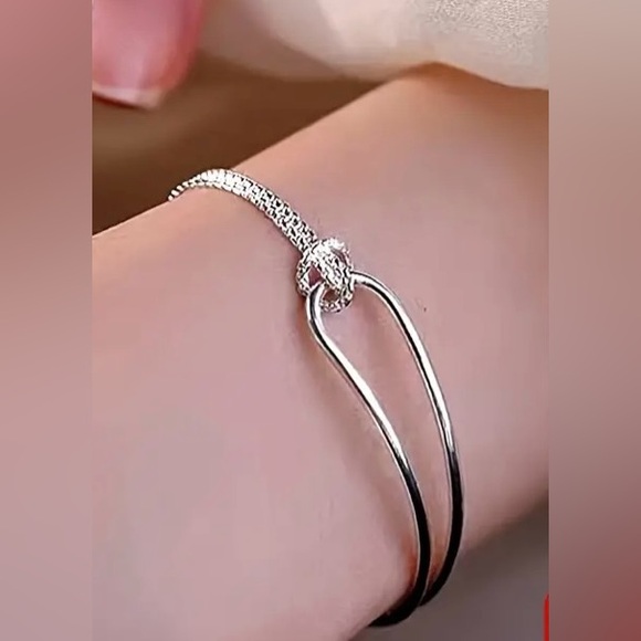 .925 Sterling Silver Chain and Knot Boho
Bracelet in Gift Box -  NIB - Picture 3 of 8